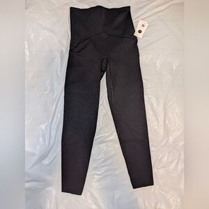 NEW SPANX Booty Boost Very Black Leggings 7/8 Size XS